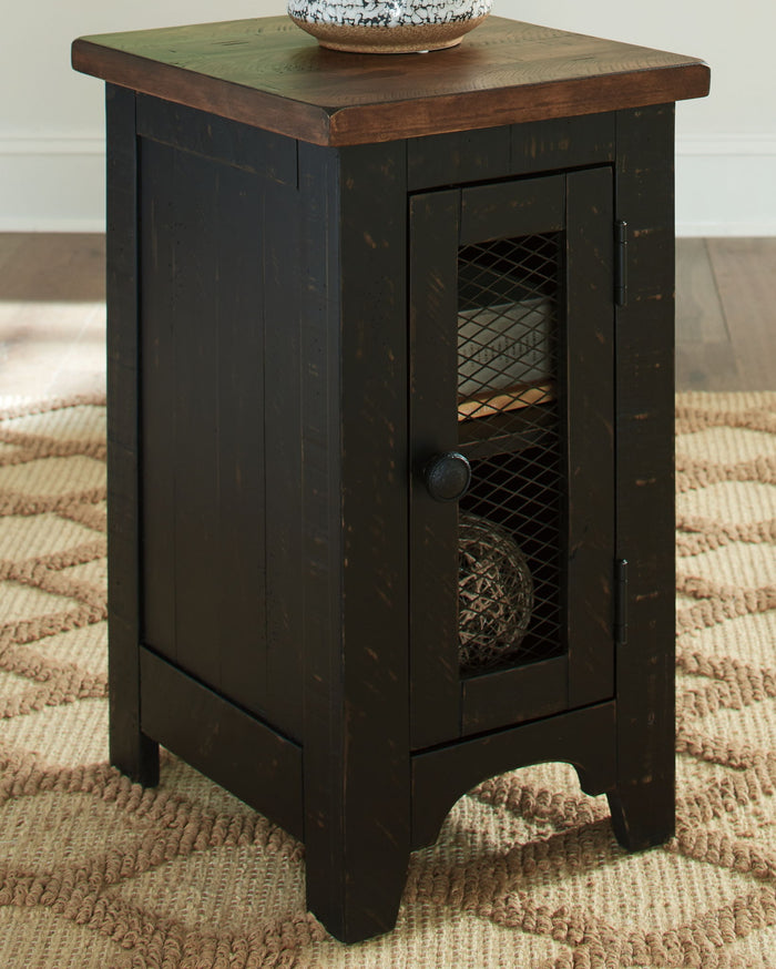 Valebeck - Chair Side End Table - Black / Brown image 4