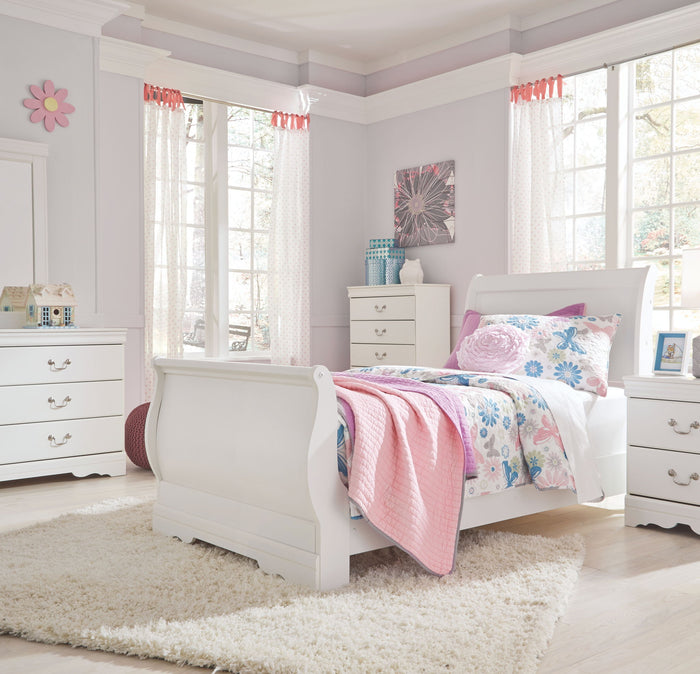 Anarasia - Sleigh Headboard image 4