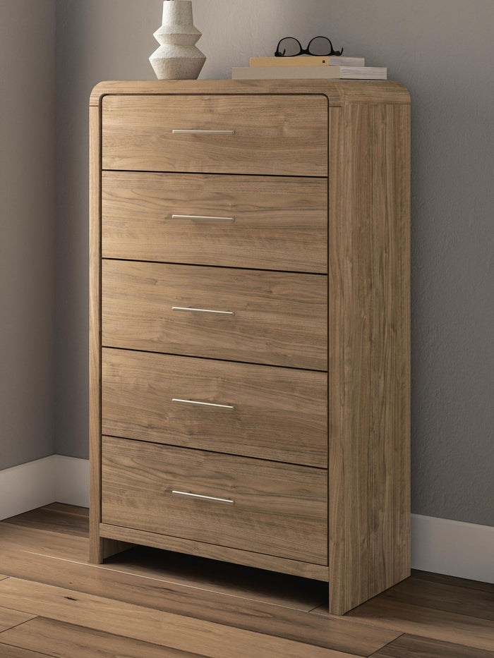 Gramburg - Five Drawer Chest - Warm Natural Brown image 3