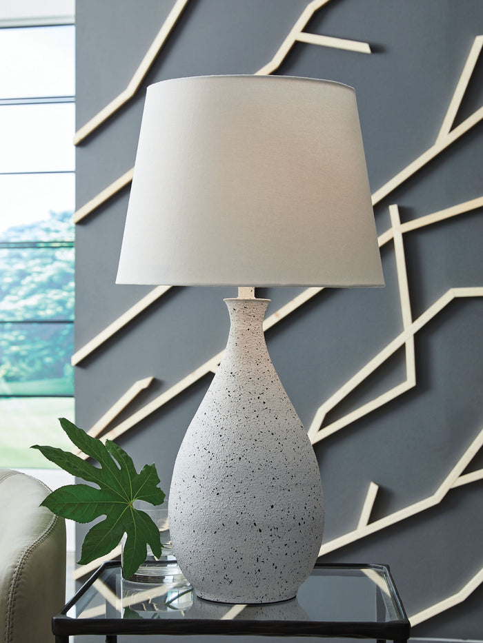 Wyattford - Metal Table Lamp - White / Black image 4