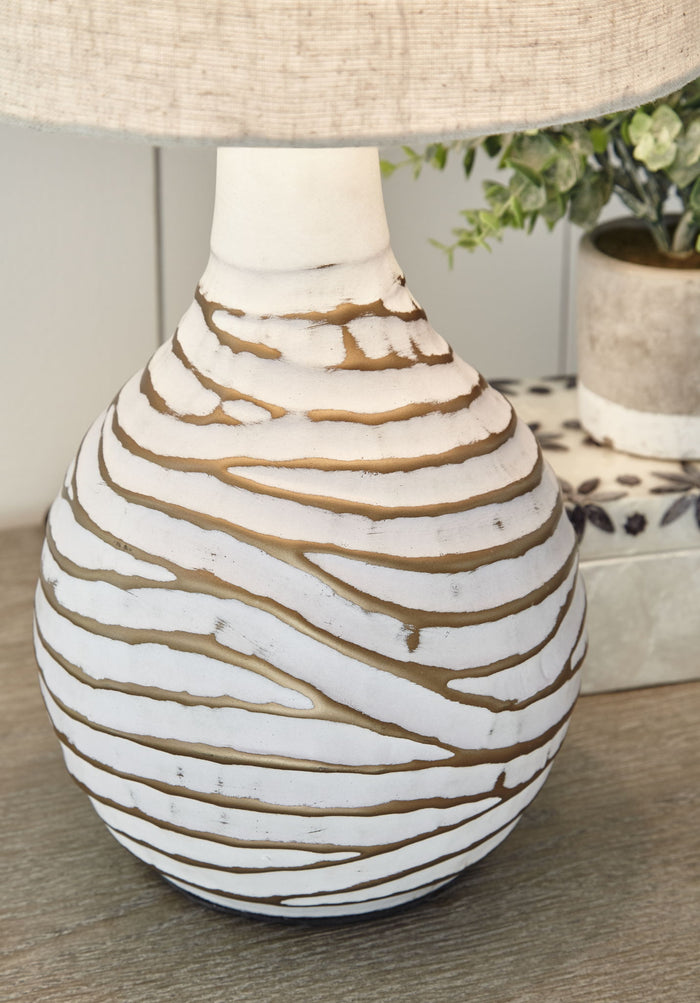 Aleela - Metal Table Lamp  - White / Gold Finish image 4