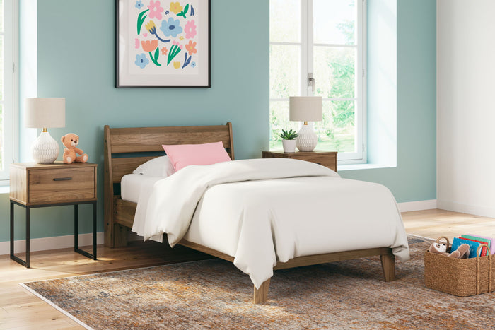 Deanlow - Panel Bedroom Set image 4