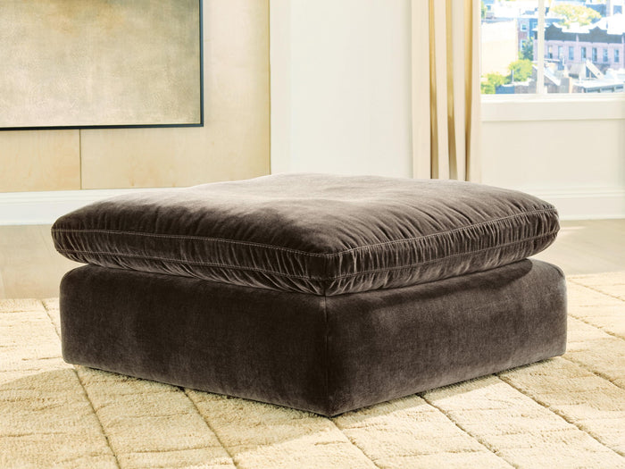 Maxton Heights - Oversized Accent Ottoman image 6