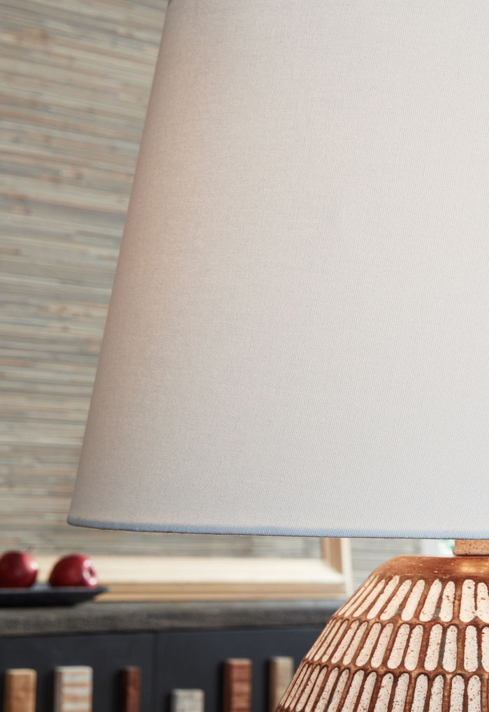 Darrich - Metal Table Lamp - Beige / White image 4