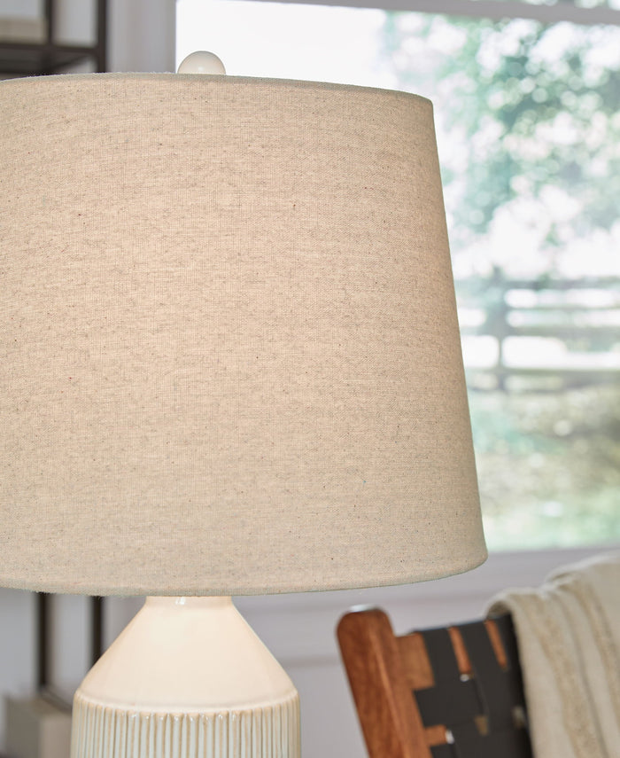 Willport - Ceramic Table Lamp (Set of 2) - Off White image 3