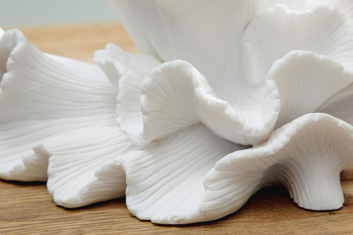 Waynemont - Sculpture - White image 4
