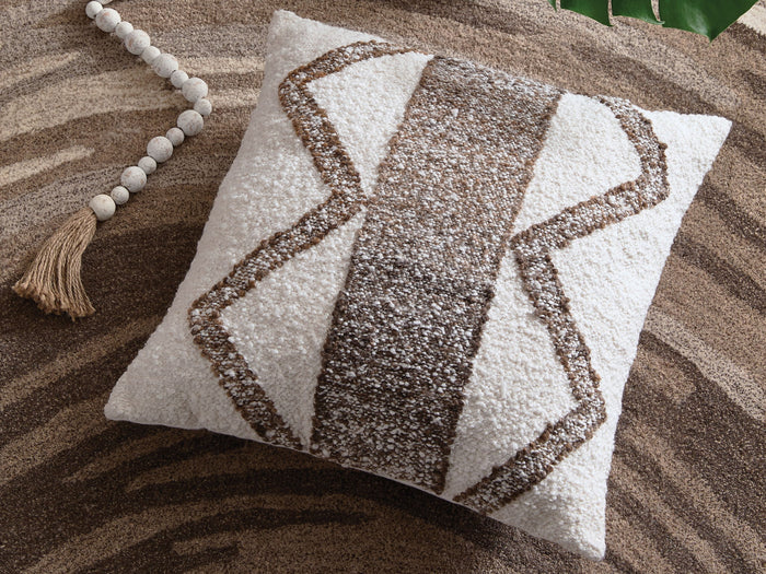 Brettwood - Pillow image 4