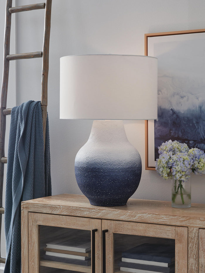 Dashland - Metal Table Lamp - White / Navy image 4