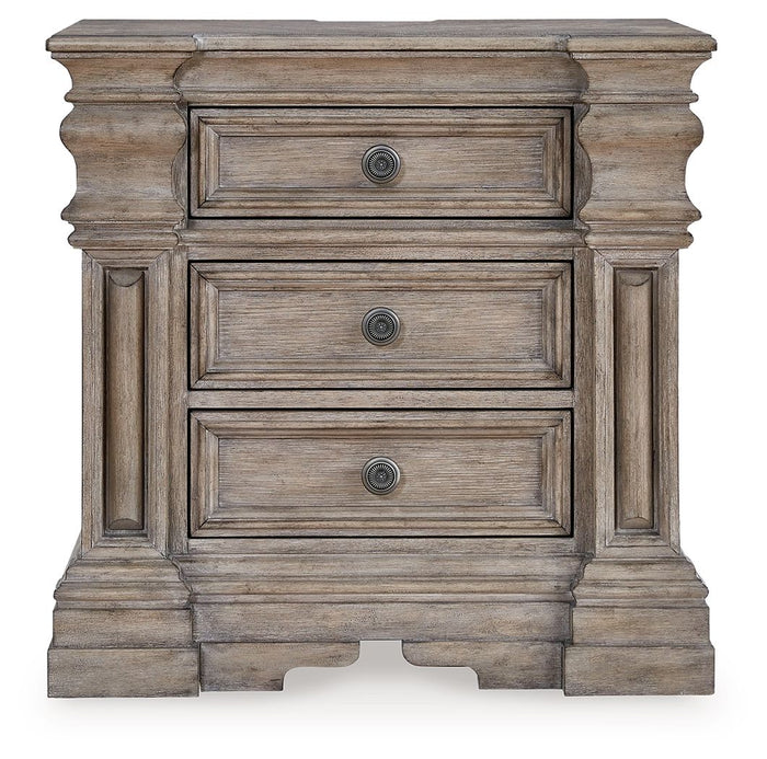 Blairhurst - Three Drawer Night Stand - Light Grayish Brown image 4
