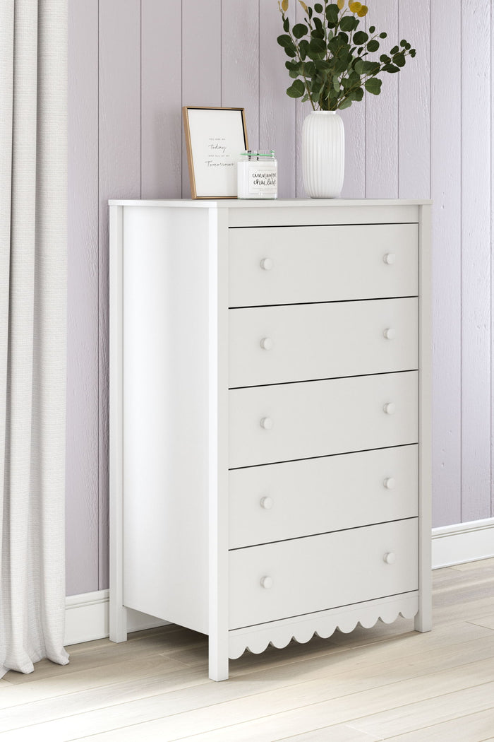 Hallityn - Five Drawer Chest - White image 3