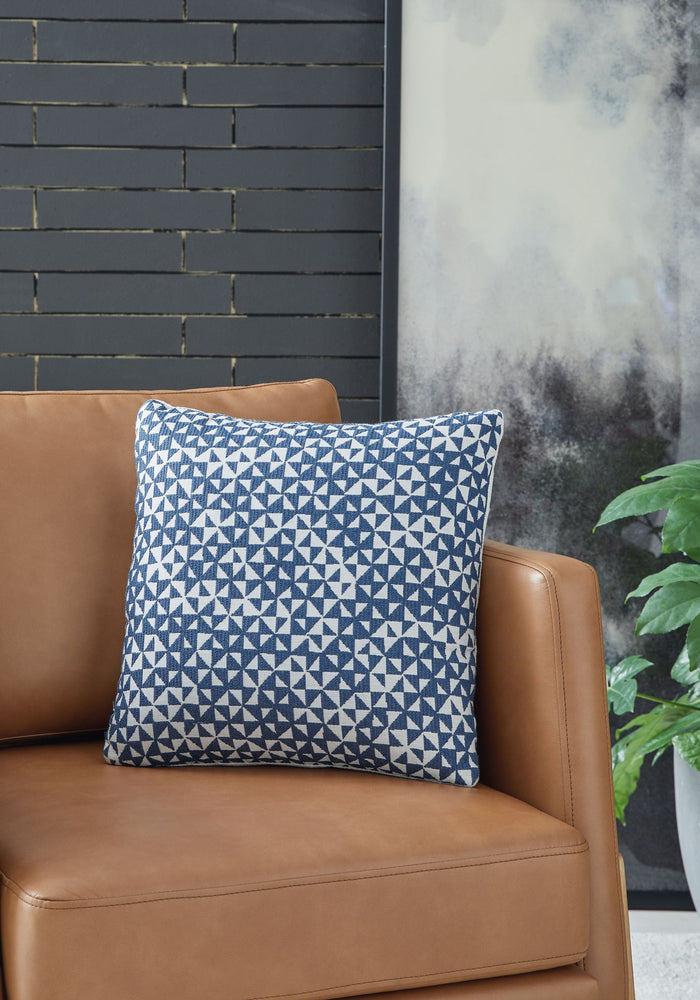 Jaycott Next-Gen Nuvella - Pillow image 4
