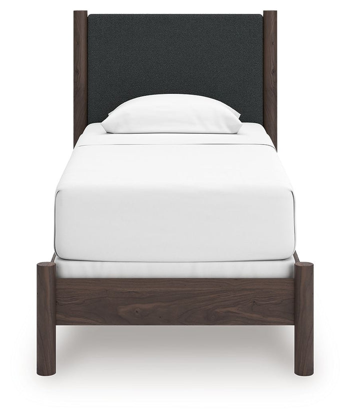 Pamytta - Upholstered Panel Bed image 4