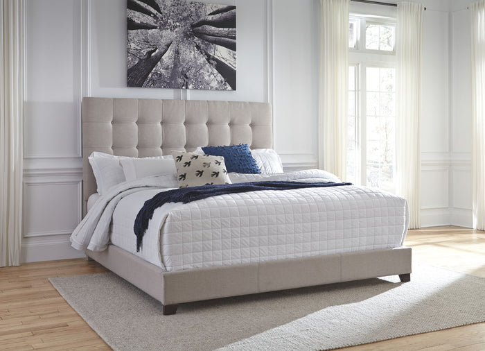 Dolante - Upholstered Bed image 3