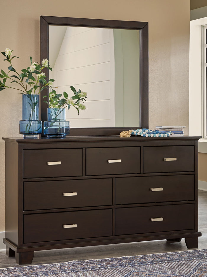 Covetown - Panel Bedroom Set image 4